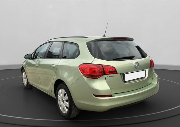 Opel Astra cena 25900 przebieg: 200000, rok produkcji 2011 z Twardogóra małe 254